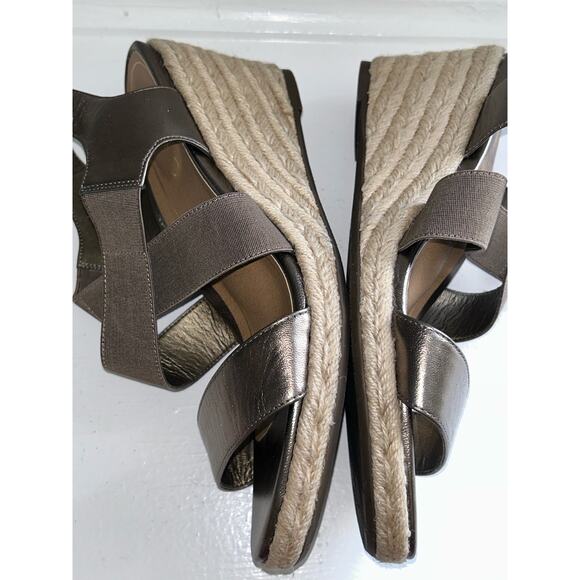 Vionic Ainsleigh St John Dark Metallic Taupe Leather 3" Platform Wedges Sandals - Picture 4 of 8